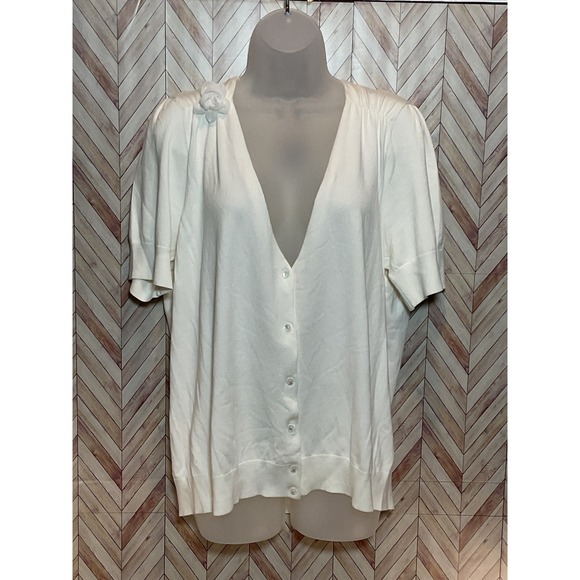 PRES WICK & MOORE Sweaters - NWT PRES WICK & MOORE Women's Cream Button Front Cardigan V-Neck Short Sleeve 2X